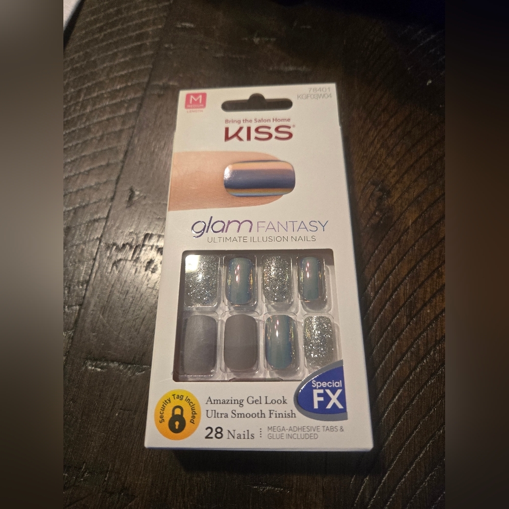 KISS Glam Fantasy Nails - Silver and Blue Sz Medium